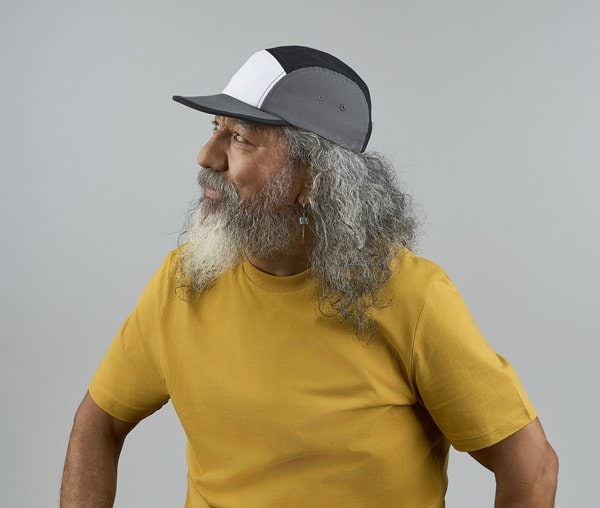 5-panel flat brim cap with washed-out effect